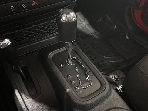 Used 2017 Jeep Wrangler Unlimited Sport AWD/4WD image 11