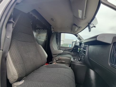 Used 2025 GMC Savana 2500 w/ Driver Convenience Package RWD image 23