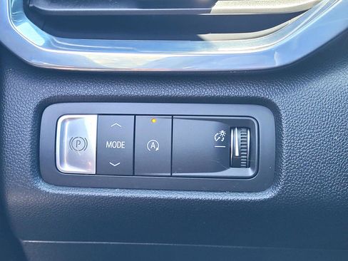 Used 2025 GMC Acadia Elevation FWD image 25