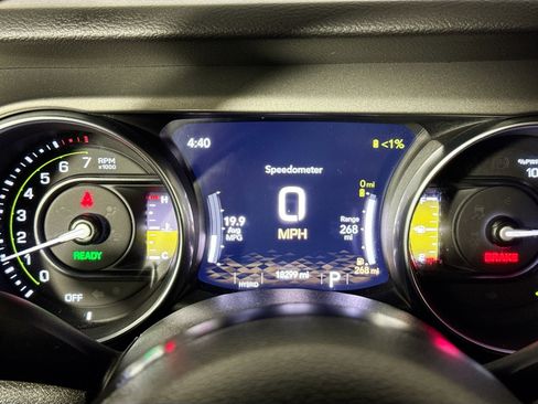 Used 2023 Jeep Wrangler Unlimited w/ Cold Weather Group AWD/4WD image 39