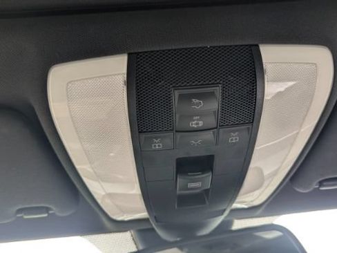 Used 2009 Mercedes-Benz C 350 Sport image 38