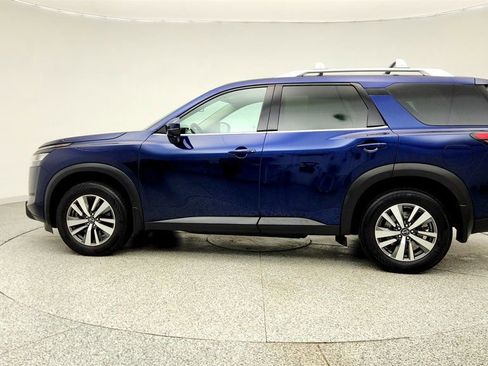 Used 2024 Nissan Pathfinder SL image 8