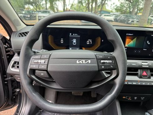 Used 2025 Kia K4 FWD image 27