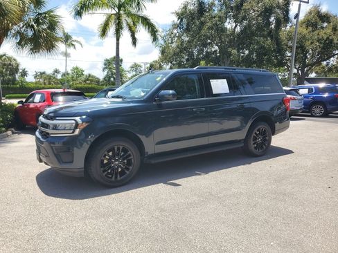 Used 2024 Ford Expedition Max XLT AWD/4WD image 2