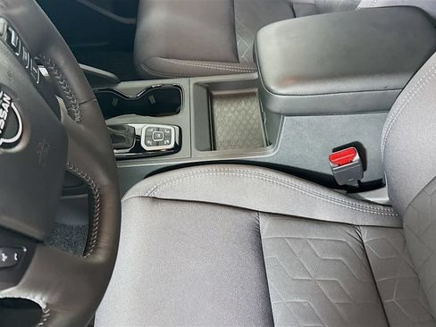 Used 2026 Nissan Frontier SV w/ SV Convenience Package AWD/4WD image 18
