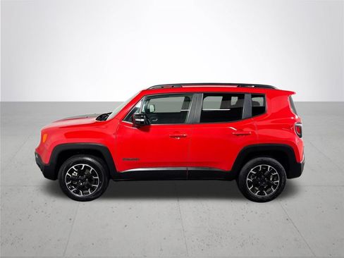 Used 2023 Jeep Renegade Latitude AWD/4WD image 9