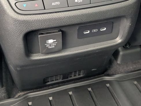 Used 2025 Honda Pilot Elite image 27