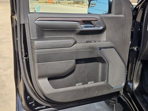 Certified 2024 GMC Sierra 1500 SLT image 11