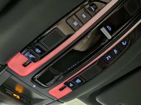 Certified 2022 Porsche Cayenne E-Hybrid image 43