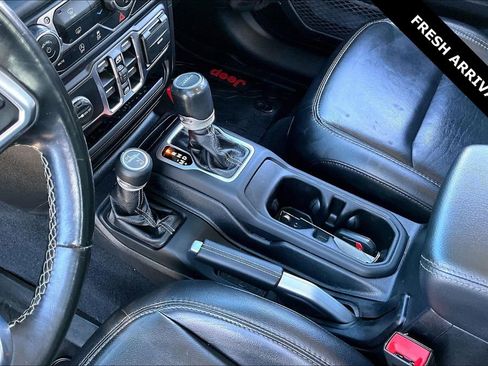 Used 2020 Jeep Gladiator Overland w/ LED Lighting Group image 18