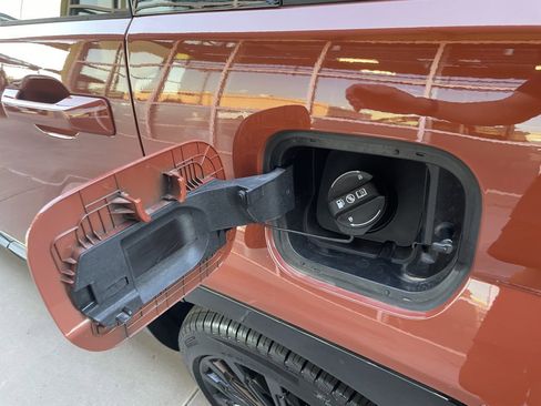 Used 2024 Hyundai Santa Fe Calligraphy image 65