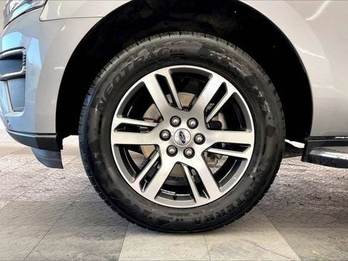 Used 2022 Ford Expedition Max Limited image 8