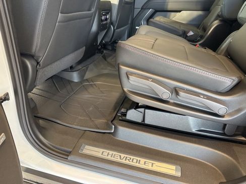 New 2026 Chevrolet Suburban RST image 23