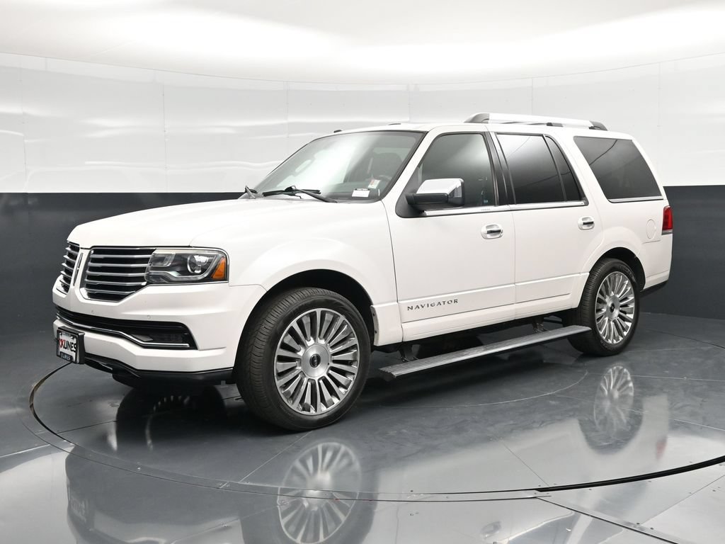 Used 2016 Lincoln Navigator Reserve AWD/4WD image 7