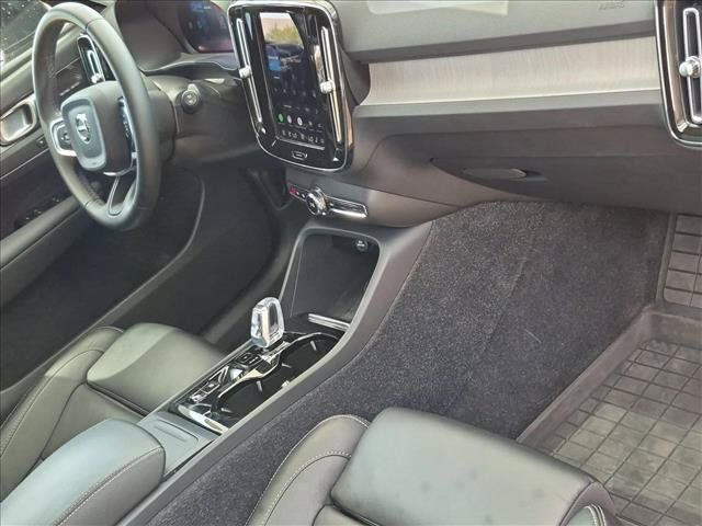 Used 2023 Volvo XC40 B5 Plus w/ Driver Assist Package AWD/4WD image 24