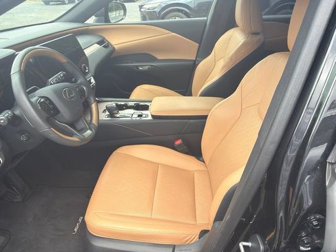 Used 2025 Lexus RX 350 w/ Convenience Package AWD/4WD image 8