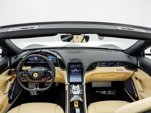 Used 2026 Ferrari Roma Spider RWD image 28