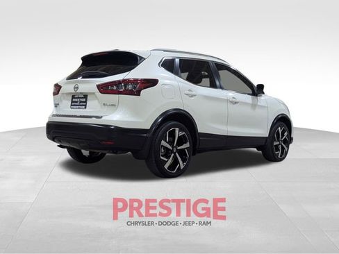 Used 2022 Nissan Rogue Sport SL image 6