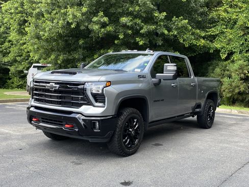 Used 2025 Chevrolet Silverado 2500 LTZ w/ Trail Boss Package AWD/4WD image 5