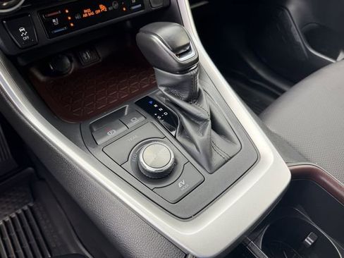 Certified 2025 Toyota RAV4 Limited image 17