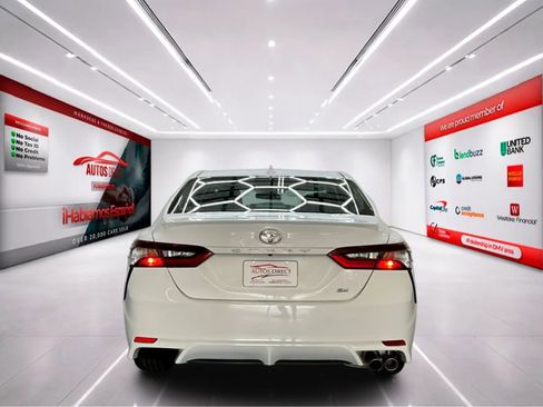 Used 2021 Toyota Camry SE image 7