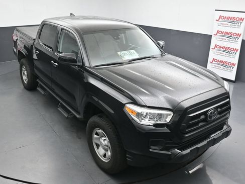 Used 2020 Toyota Tacoma SR AWD/4WD image 10