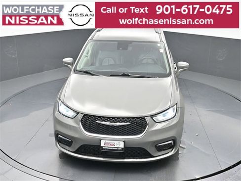 Used 2022 Chrysler Pacifica Touring-L image 27