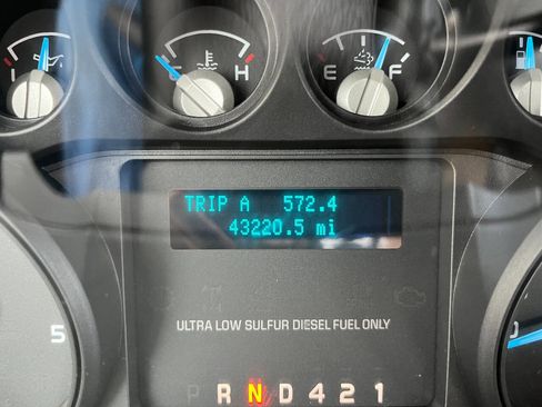 Used 2013 Ford F750 2WD Regular Cab Super Duty image 11