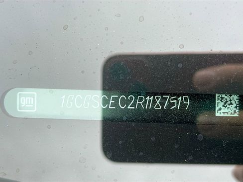 Used 2024 Chevrolet Colorado LT w/ LT Convenience Package image 30