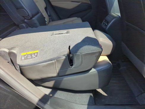 Used 2022 Chevrolet Equinox Premier FWD image 27