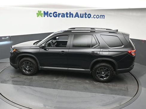 Used 2025 Honda Pilot TrailSport image 27