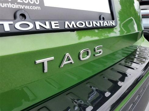 New 2025 Volkswagen Taos SE image 7