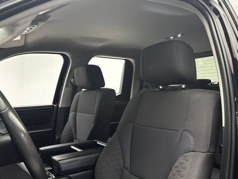 Used 2022 Toyota Tundra SR5 w/ SR5 Convenience Package AWD/4WD image 10