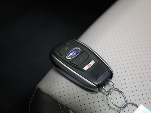 Used 2024 Subaru Forester Limited w/ Convenience Package image 37