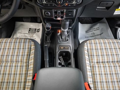 New 2026 Jeep Gladiator Overland AWD/4WD image 30