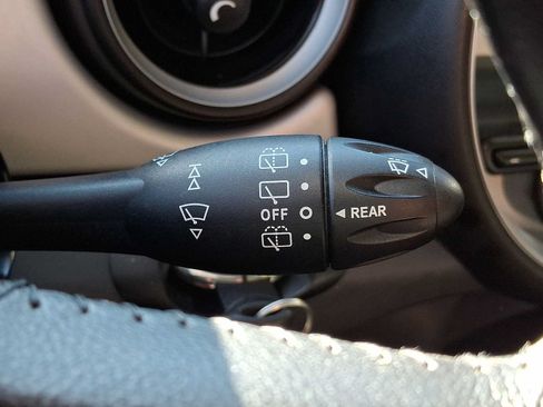 Used 2011 MINI Cooper Clubman FWD image 17