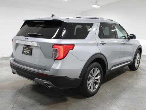 Used 2023 Ford Explorer Limited image 9