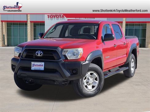 Used 2014 Toyota Tacoma PreRunner image 1