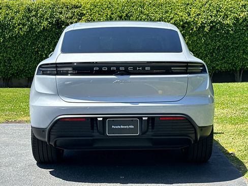 New 2026 Porsche Macan Electric RWD image 7