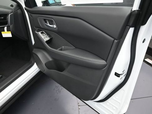 Used 2026 Nissan Rogue SV AWD/4WD image 34
