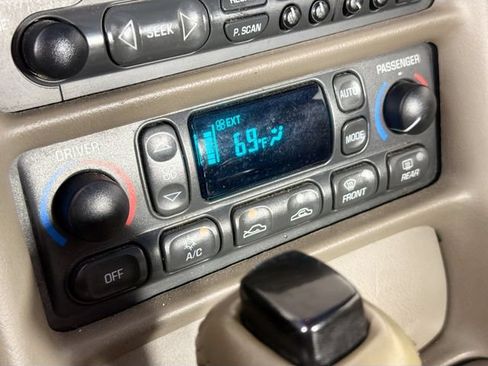 Used 2003 Chevrolet Corvette Coupe w/ Preferred Equipment Group RWD image 15