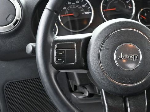 Used 2018 Jeep Wrangler Unlimited Sahara AWD/4WD image 27