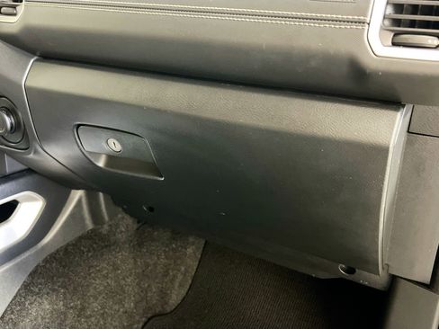 Used 2022 Nissan Frontier SV image 35