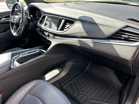 Certified 2023 Buick Enclave Essence image 13