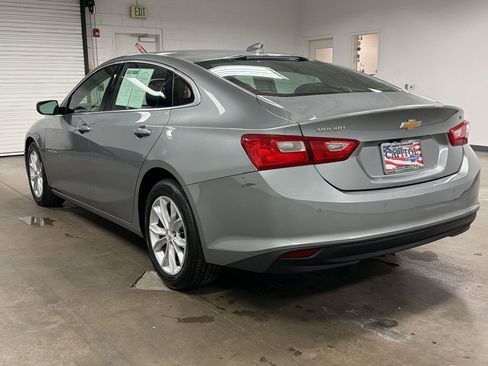 Used 2025 Chevrolet Malibu LT FWD image 3