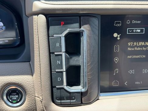 Used 2024 GMC Yukon XL Denali RWD image 25