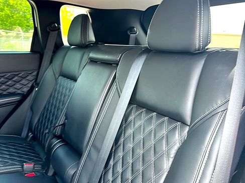Used 2023 Mitsubishi Outlander SEL FWD image 19