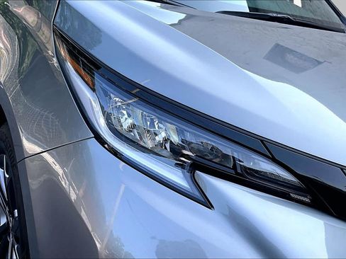 Used 2026 Toyota Sienna XSE AWD/4WD image 28