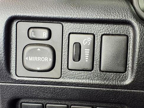 Used 2016 Toyota 4Runner SR5 AWD/4WD image 14