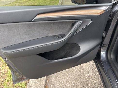 Used 2023 Tesla Model Y Performance image 27